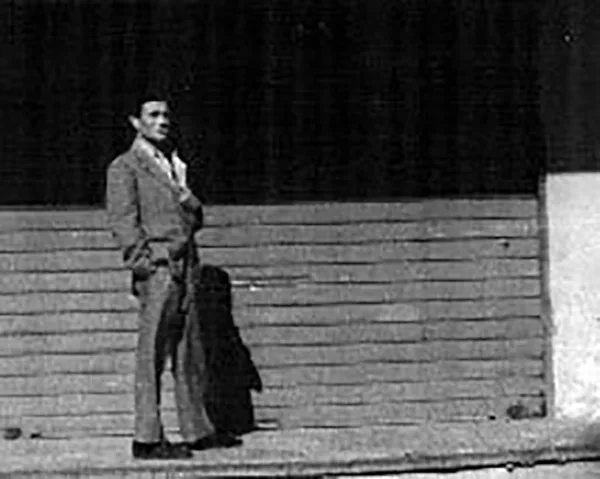 Corrado Crasta in banchina al porto di Napoli, 1947